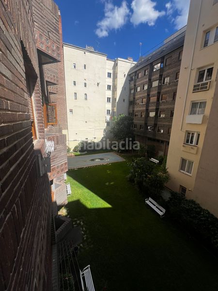 Foto 4a402c80-a506-4b40-a0a8-73bdf9103720. Alquiler apartamento en calle de villanueva 30 en Madrid