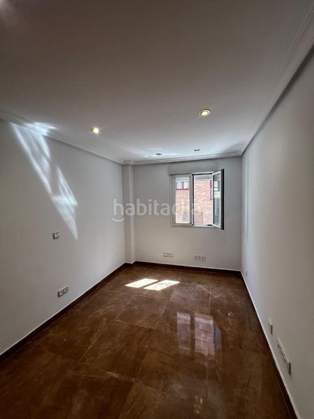Foto eedb6765-1c72-46e8-972e-4ff140369225. Lloguer pis amb calefacció a Valdeacederas Madrid
