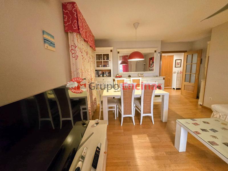 Foto 2b56fee2-c9a7-4cc3-92a4-d586377a0bd3. Attique avec chauffage parking piscine dans La Ermita Parla