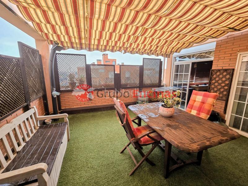 Foto 7db639ab-61f2-48f7-b2e9-073fe295293d. Attique avec chauffage parking piscine dans La Ermita Parla