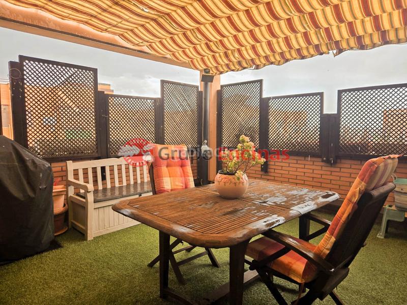 Foto 9b377c63-11a9-4eb8-a913-ddbc63e603f0. Attique avec chauffage parking piscine dans La Ermita Parla