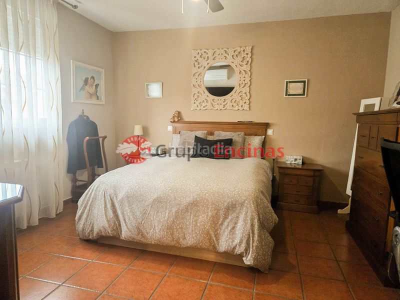 Foto f62baf78-e316-415c-be5f-21a72ba29be1. Xalet amb xemeneia calefacció aparcament a Parla este Parla