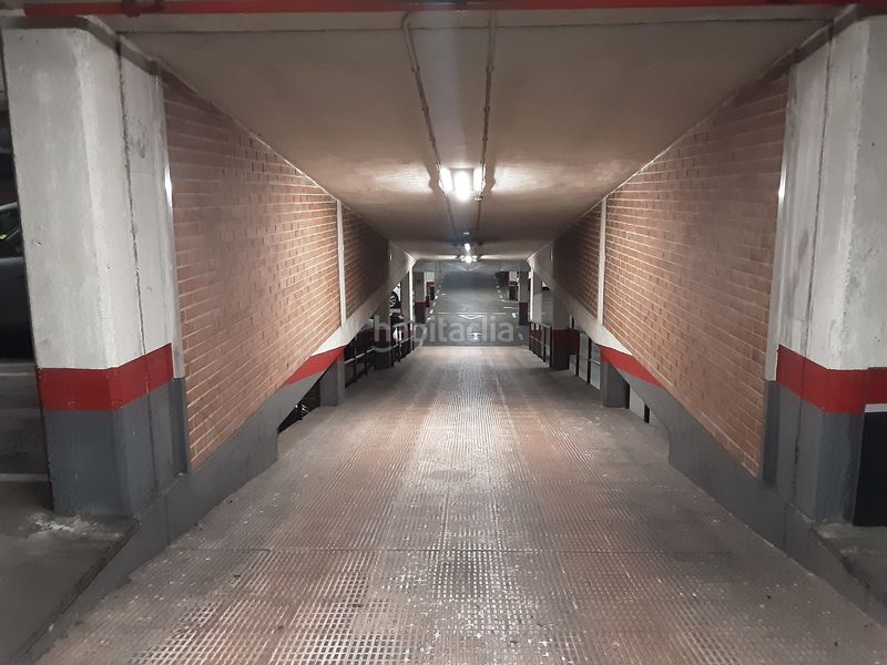 Foto 03228c31-fe2b-478e-b224-5612e56080fb. Aparcament cotxe a Acacias Madrid