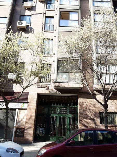 Foto 04983f92-da3e-4ddb-85ab-4b1bf525a3e5. Aparcament cotxe a Acacias Madrid