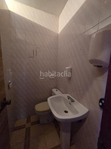 Foto f7b67283-b45d-418d-a833-51464236a899. Locale commerciale in Nombela