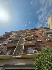 Pis  Calle de segovia. Se vende vivienda totalmente reformada 3 habitaciones , 2 cuarto