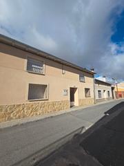 Maison jumele en Calle hospital 18. Se vende casa en perfecto estado de conservacin, para entrar a