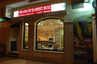 Geschäftsraum in Avenida río nalón 3. Local comercial en zona peatonal junto a la playa de los alcazar