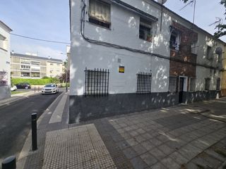 Pis a Calle escudero 22. Piso totalmente reformado, 3 habitaciones, cocina equipada, plan