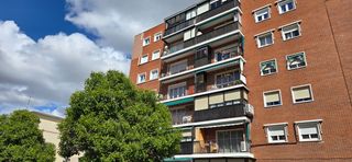 Flat  Calle de ocaña. Se vende piso de 4 habitaciones, 2 cuartos de baño y plaza de ga