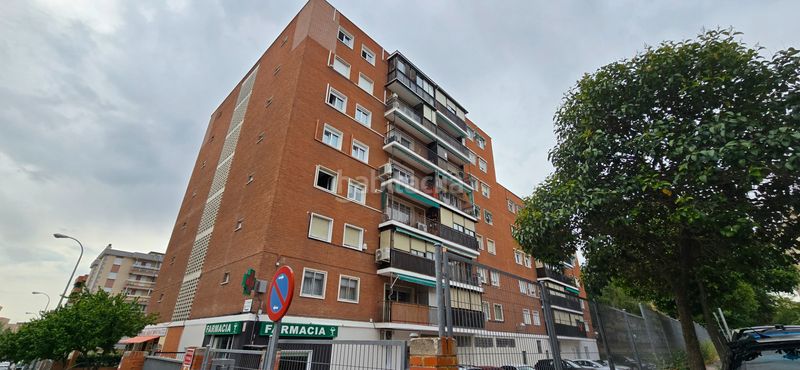Foto a7a360cc-f746-4f48-9cf9-7f46304de5c7. Pis amb calefacció aparcament a Aluche Madrid
