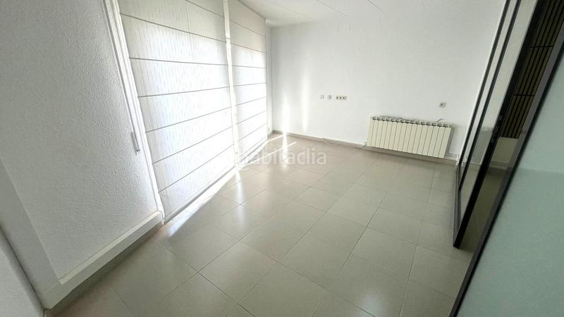 Foto 84be475e-224c-4500-bc4a-34462fa364ad. Alquiler oficina en barcelona 55 oficina despacho, todos los gastos incluidos en el precio de alquiler en Breda