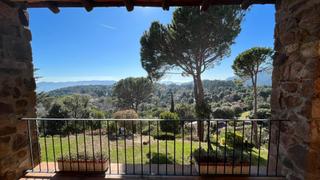 Xalet a Riells i Viabrea. Oportunidad casa con dos parcelas, en venta con fantásticas vist