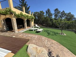 Xalet a Riells i Viabrea. Espectacular chalet con piscina privada y con gran terreno en ri