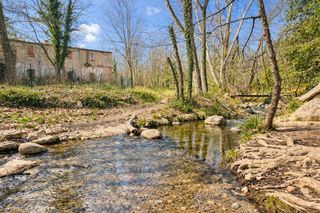 Bauernhof in Riells i Viabrea. Oportunidad finca rústica con dos masías, un molino, un horno, u