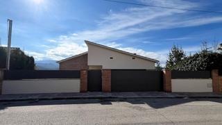 Xalet a Riells i Viabrea. Casa de obra nueva con jardín y fantásticas vistas el montnegre,