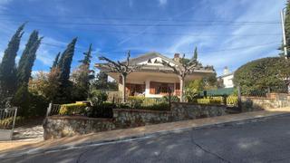 Xalet a Riells i Viabrea. Casa con garage y jardn en venta en riells i viabrea