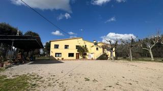 Lloguer Masia a Alzina 8. Masía amueblada con piscina de alquiler a gaserans  sant feliu d
