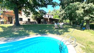 Location Mas à Sant Feliu de Buixalleu. Masía amueblada con piscina de alquiler con vistas panorámicas e
