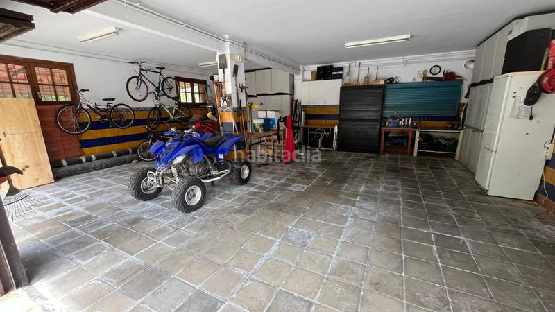 Foto 4acab1d4-2472-4472-a0d3-3a24da531859. Xalet amb calefacció aparcament a Riells i Viabrea