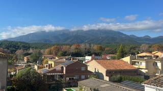 Flat in Sant iscle 24. Piso de 110 m2 con plaza de aparcamiento en el centro del pueblo