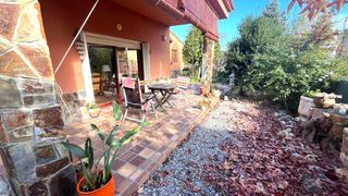 Xalet a Resid riells ii 16. Casa en venta con jardín y garaje con capacidad para 2 coches, s