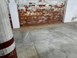 Posto auto in Breda. Plaza de parking en venta en el centro de breda