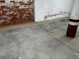 Posto auto in Breda. Plaza de parking en venta en el centro de breda