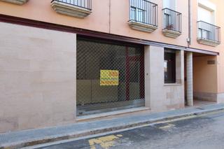 Local commercial  Sant iscle 26. Local comercial con posibilidad de habilitar planta baja en vent