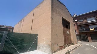 Capannone industriale in Sant Celoni. Posibilidad de rehabilitar y convertir en vivienda o edificar un