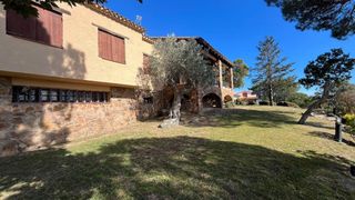 Xalet a Riells i Viabrea. Oportunidad casa con dos parcelas, en venta con fantásticas vist