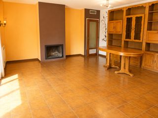 Xalet  Coronel estrada 317. Oportunidad de inversión en hostalric, amplio piso de 120 m2 con