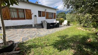 Xalet a Miquel mateu 16. Espectacular casa con vistas al montseny, en venta en riells i v