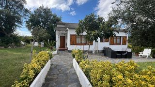 Chalet  Miquel mateu 16. Espectacular casa con vistas al montseny, en venta en riells i v