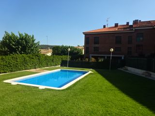 Flat  Agusti simon 21. Piso con piscina comunitaria, parking y trastero junto a la esta