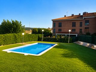 Appartamento in Agusti simon 21. Piso con piscina comunitaria, parking y trastero junto a la esta