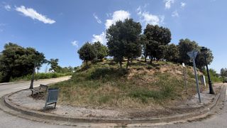 Wohngrundstück in De l'arç 1. Exclusiva parcela esquinera urbana de 500 m2 con espectaculares