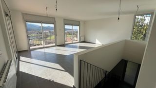 Xalet a Bosq batlloria 155. Casa de obra nueva con jardín y fantàsticasvistas al montnegre