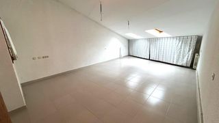 Rent Business premise in Breda. Oportunidad trastero o despacho de alquiler en breda