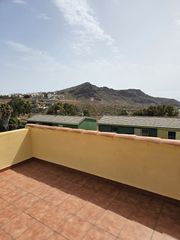 Rent Semi detached house  Calle urano. Excelente chalet pareado en telde