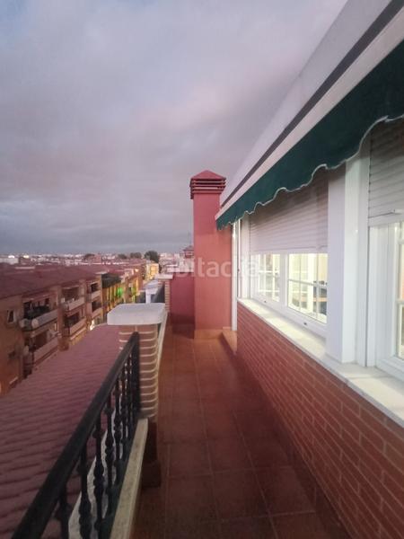 Foto f3b2718d-367a-43df-95e6-a101f312f280. Rent penthouse with heating parking in Villaverde Alto Madrid