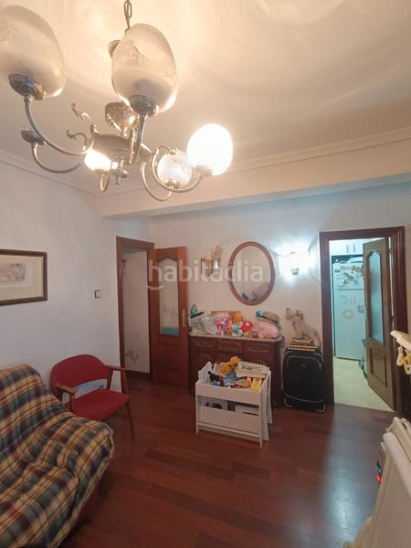 Foto aca54ff9-fe15-437e-b251-62fc878b13b5. Pis amb calefacció a Los Rosales Madrid