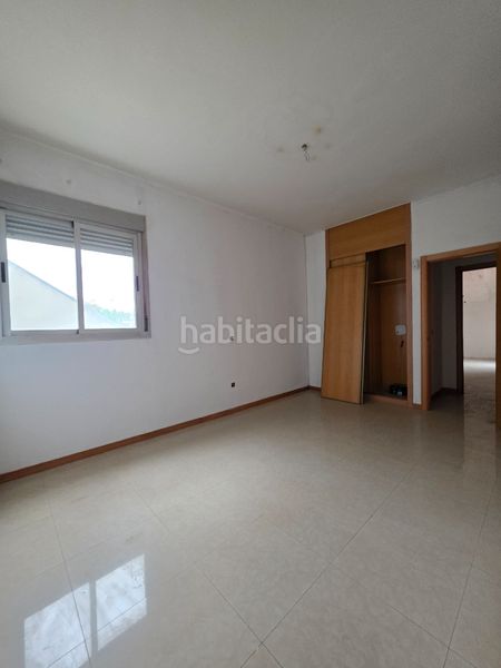 Foto 29d5facd-a2ab-42a9-848b-97d0ce572d12. Pis amb piscina a Pintores-Ferial Parla