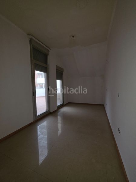 Foto 5a2ad740-54a4-458f-9204-c1b841208ccc. Pis amb piscina a Pintores-Ferial Parla