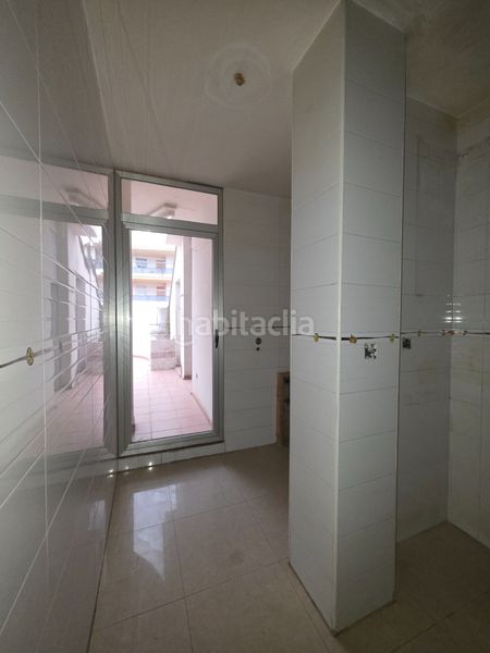 Foto 5d3001ae-a975-4f3b-a59c-8dc163d99c3c. Pis amb piscina a Pintores-Ferial Parla