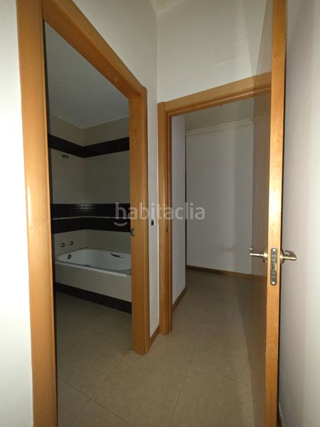 Foto d753f3ae-d69b-4ffa-9ad9-a50aecafe502. Pis amb piscina a Pintores-Ferial Parla