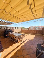 Casa adossada  Calle de las hoces del cabriel. Excelente vivienda y oportunidad