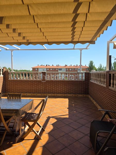 Foto e31422b1-5509-4896-ad7c-f8497e10840f. Casa adossada amb calefacció aparcament a Perales del Río Getafe