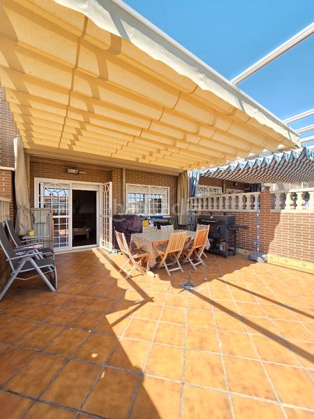 Foto f22528b1-a551-497a-8ee3-85fcb8a97e90. Casa adossada amb calefacció aparcament a Perales del Río Getafe