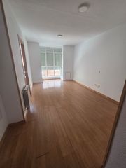 Pis  Calle del platino. Vivienda de 2 dormitorios, ba�o, aseo , garaje y trastero